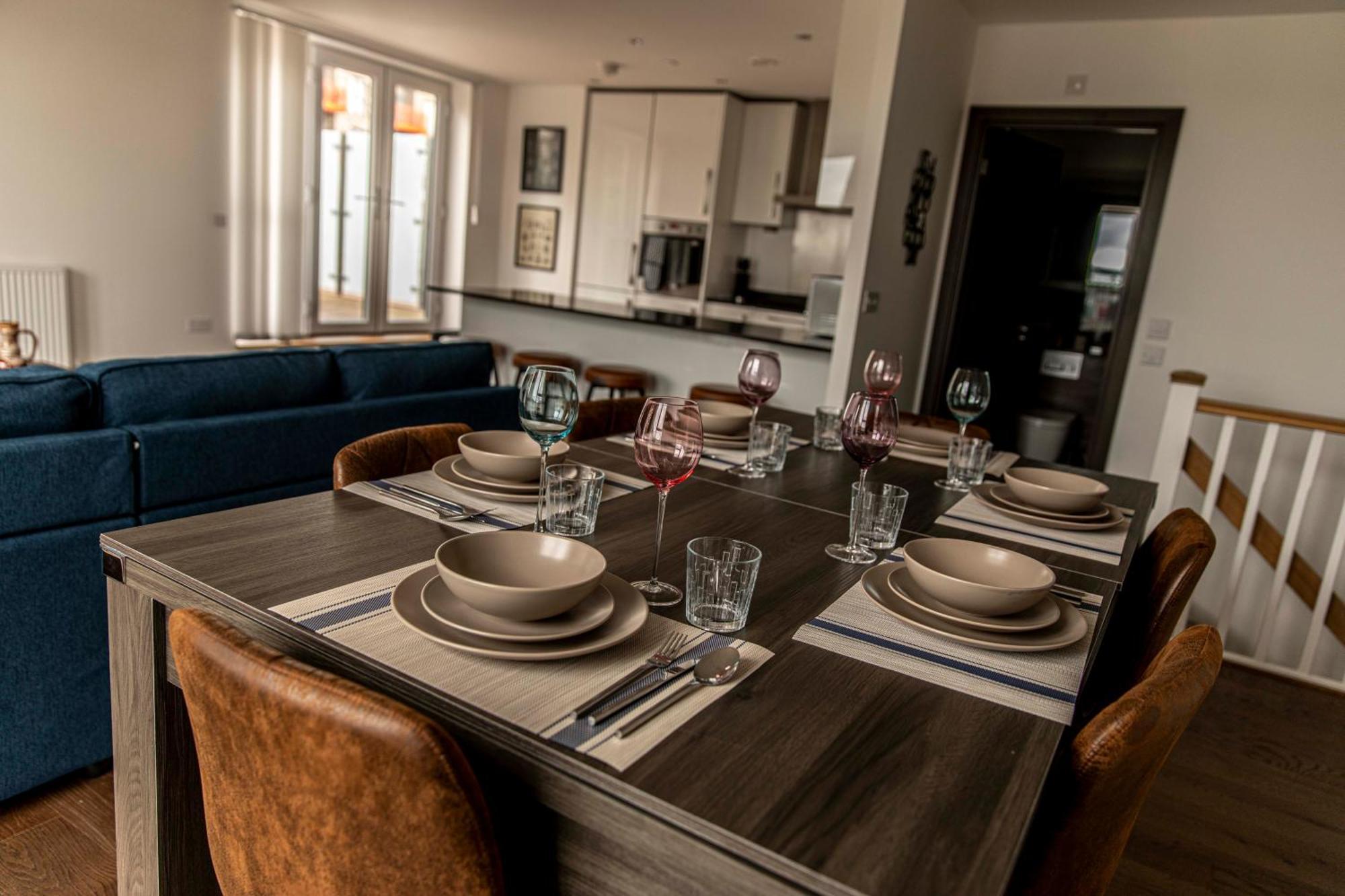 Luxury Penthouse 3 Bedroom & Parking Apartment Maidstone
