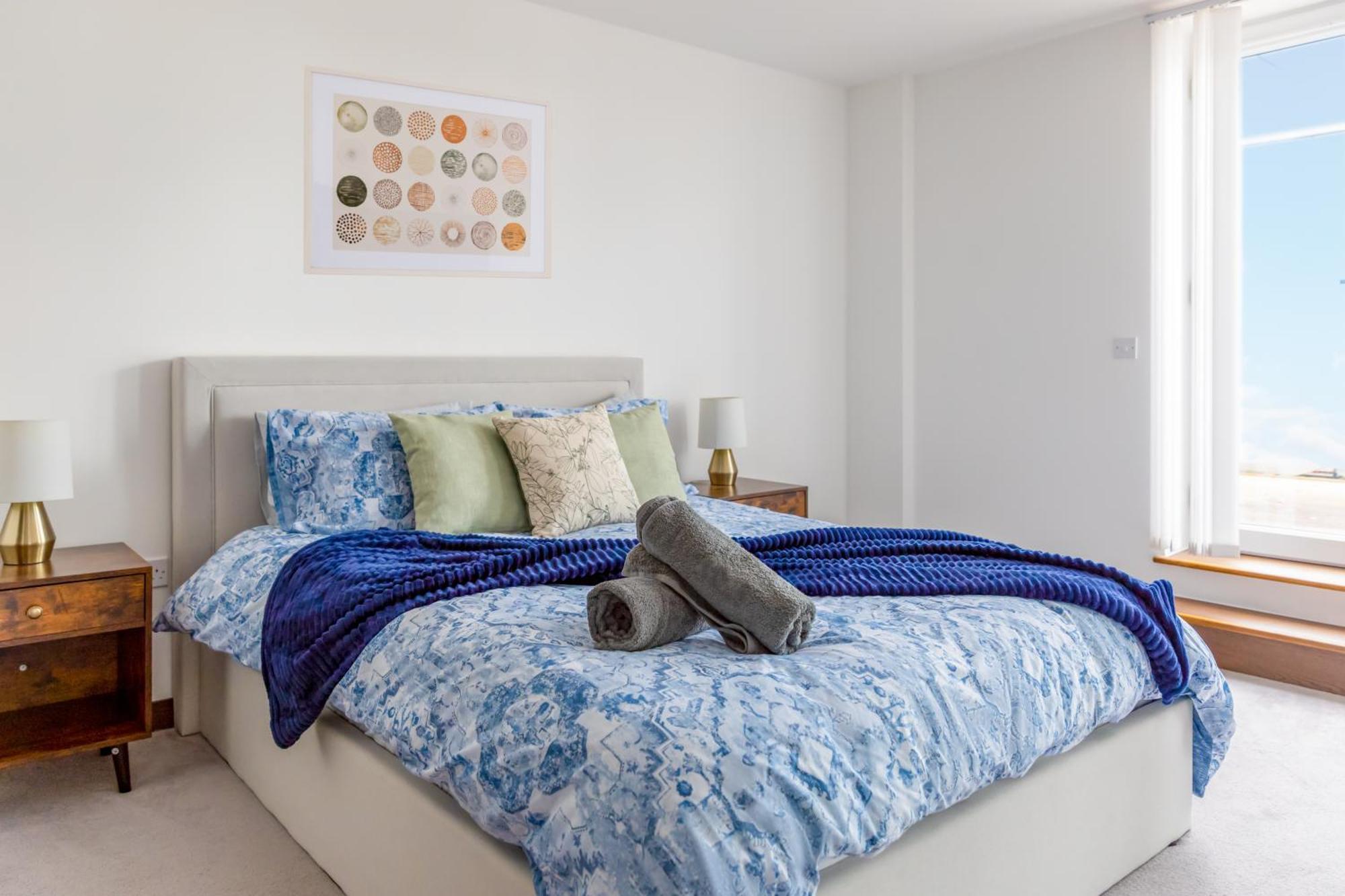 Apartment Luxury Penthouse 3 Bedroom & Parking *